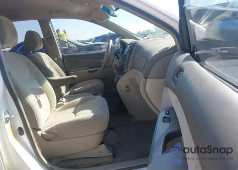 2010 Toyota Sienna Ce из США, поврежденный, VIN 5TDKK4CC4AS315995